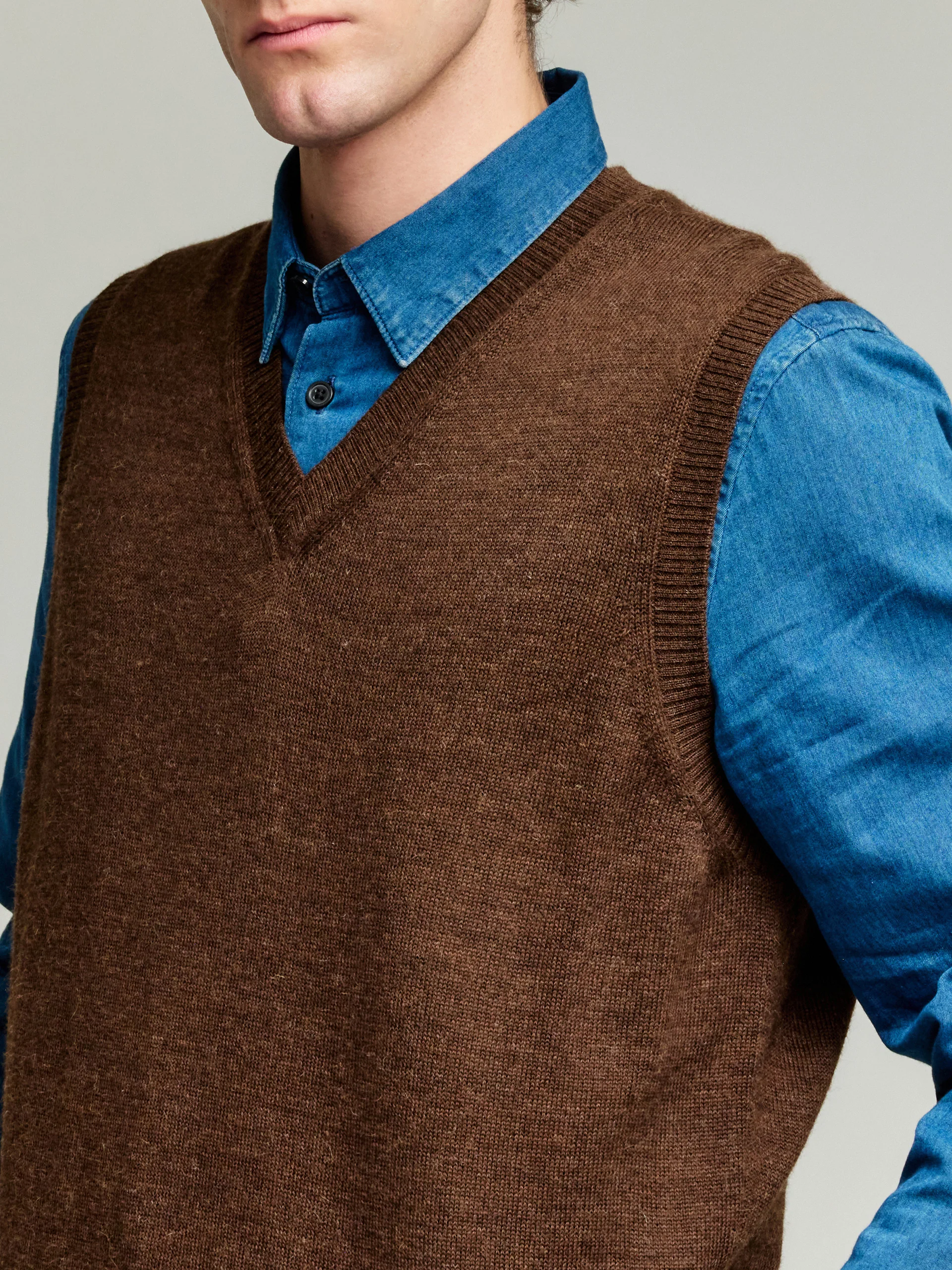 Abel Vest Baby Alpaca Color Brown - Image 5