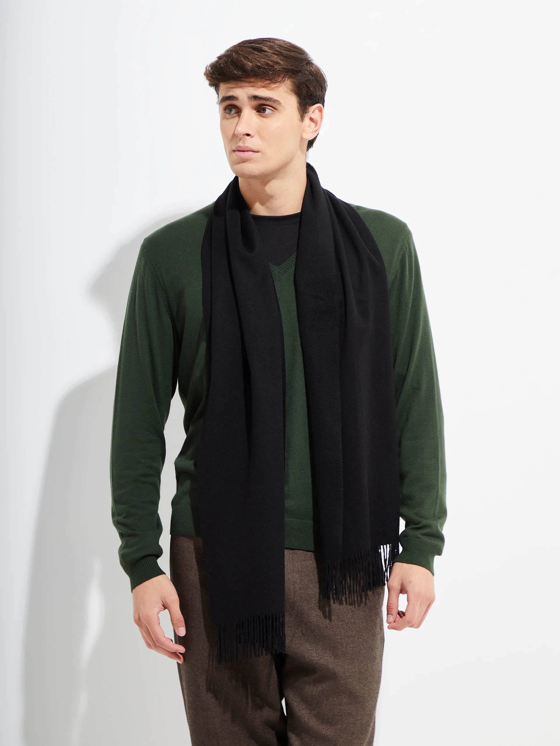 Basel Scarf Vicuña Color Black - Image 4