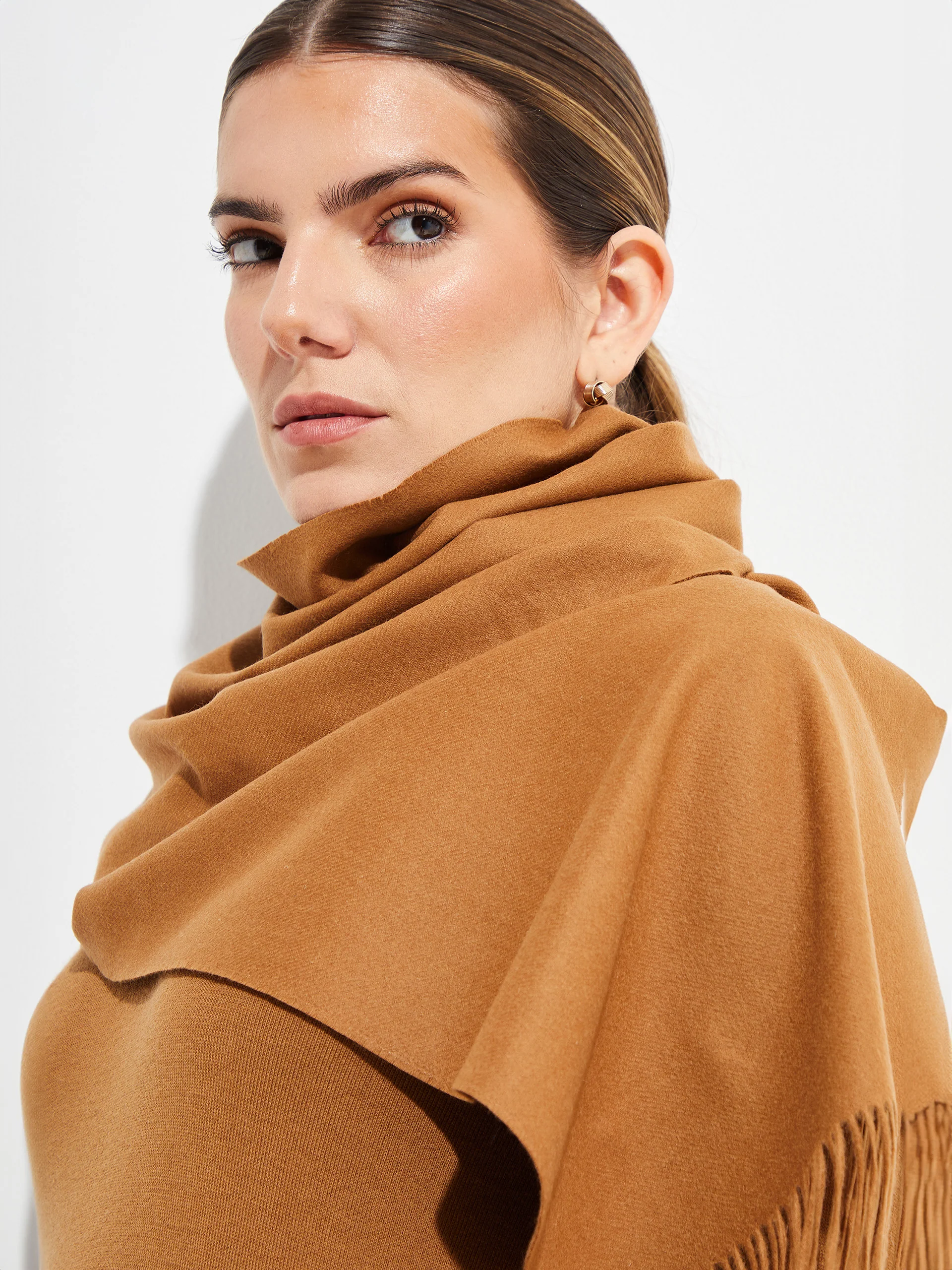 Basel Scarf Vicuña Color Camel - Image 3