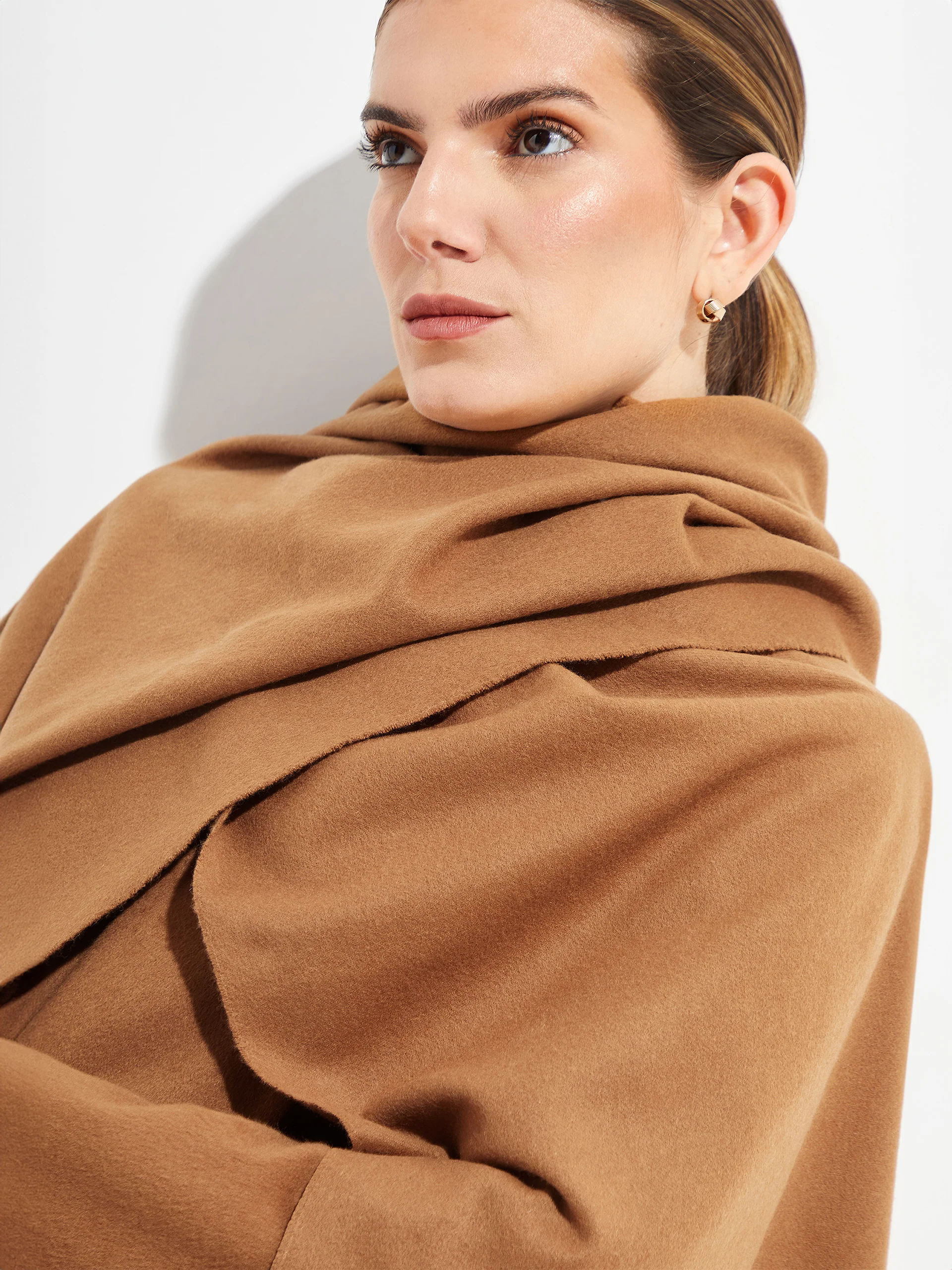 Berna Scarf Vicuña Color Camel - Image 3