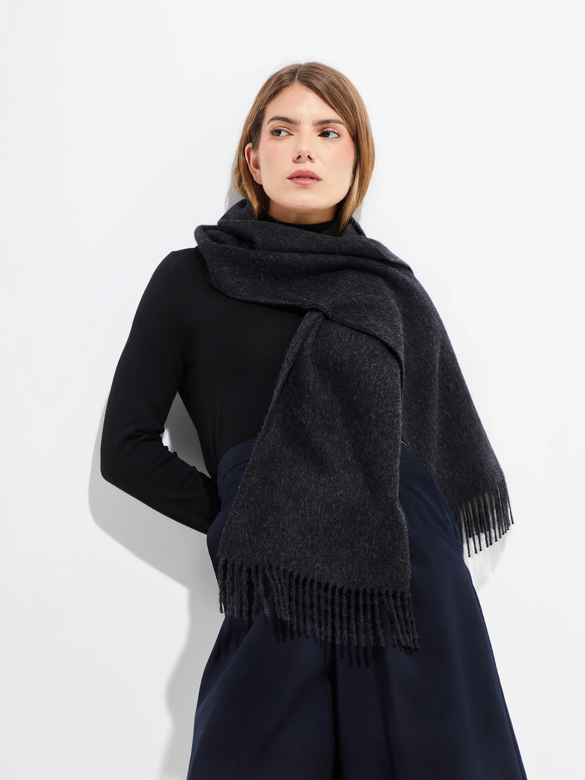 Jamas Scarf Royal Alpaca Color Anthracite - Image 3