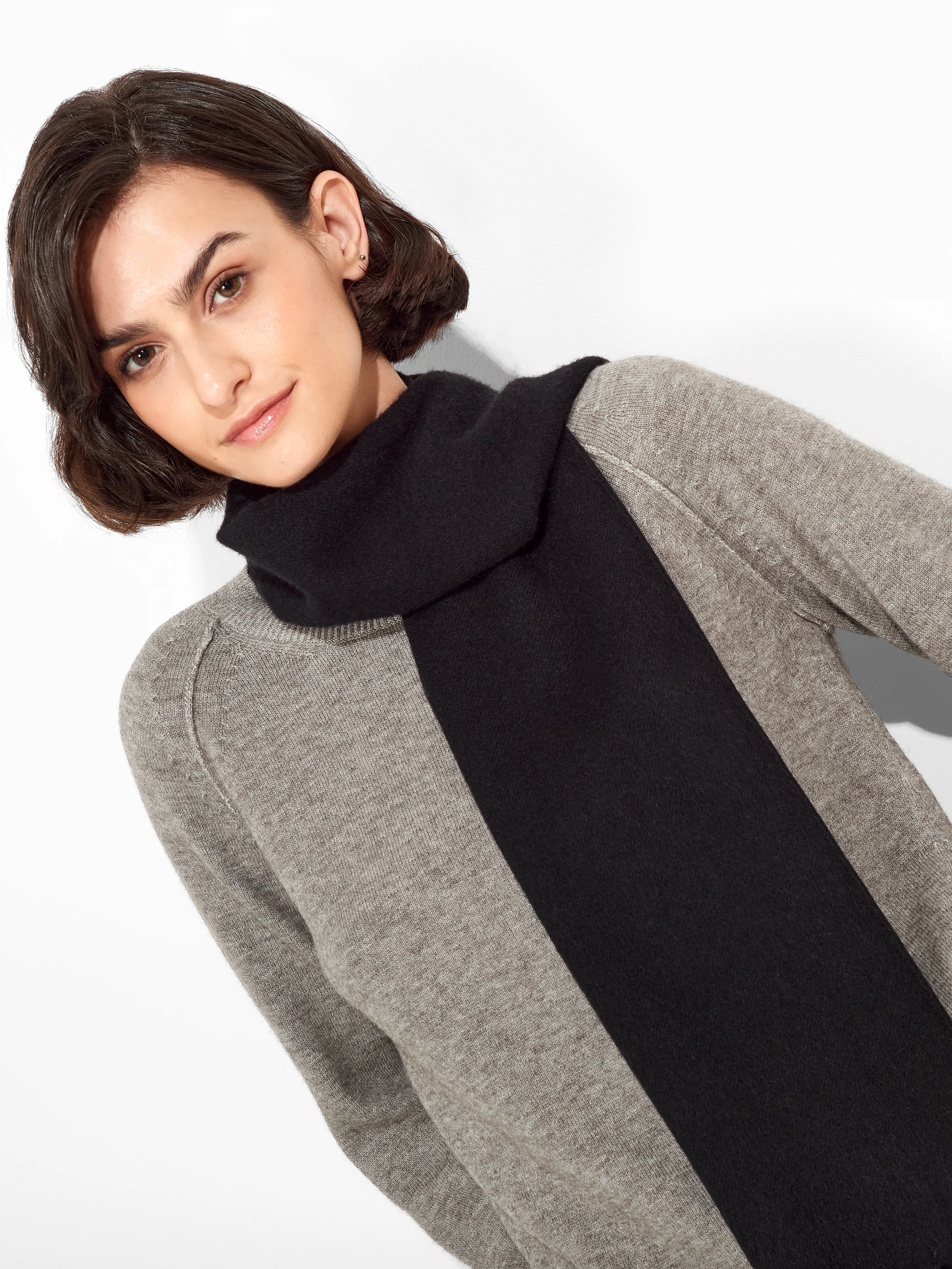 Jamas Scarf Royal Alpaca Color Black - Image 3