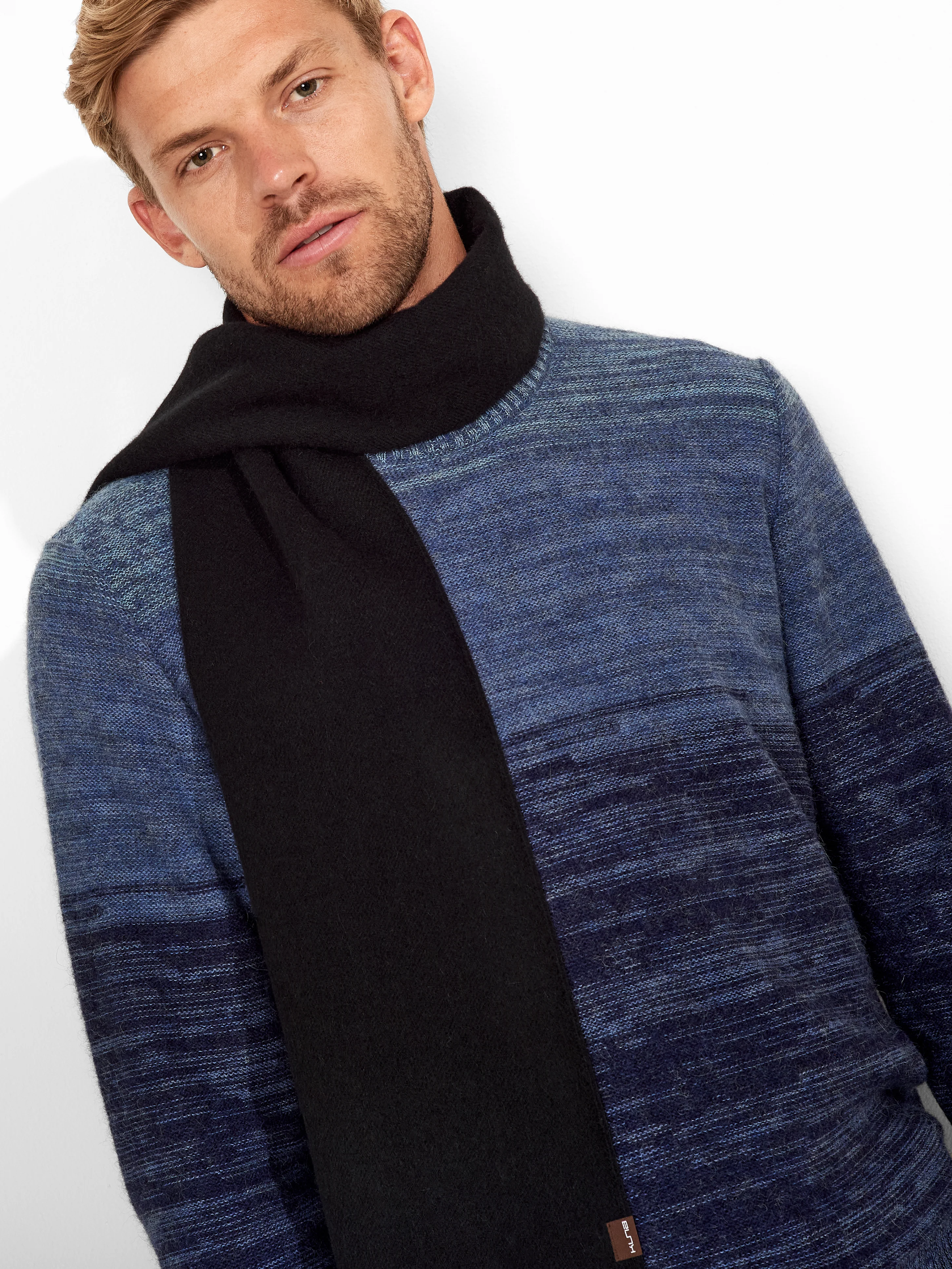 Jamas Scarf Royal Alpaca Color Black - Image 5