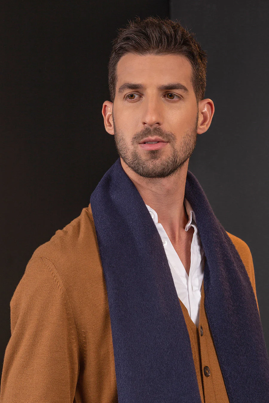 Jamas Scarf Royal Alpaca Color Golondrina - Image 4