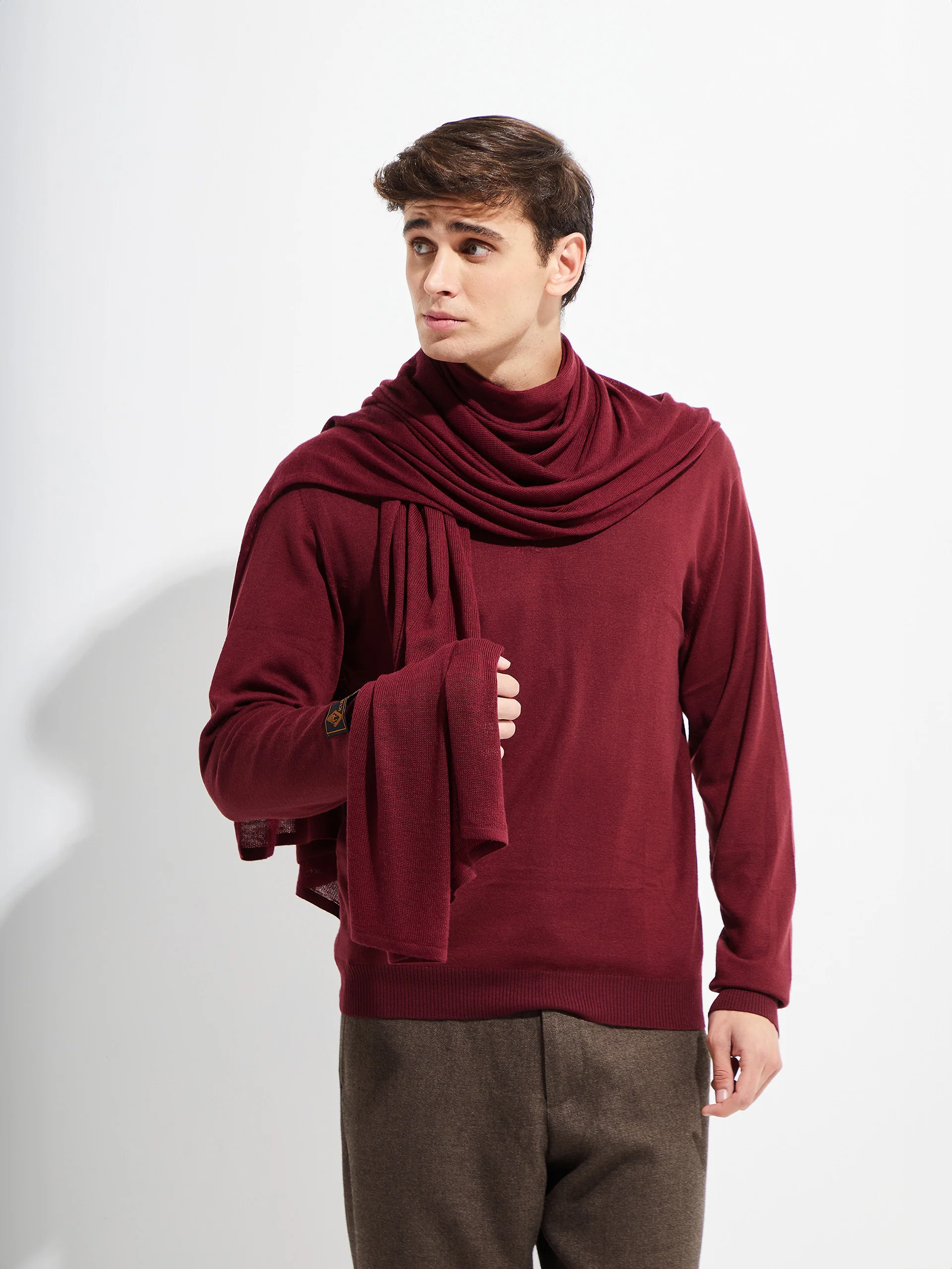 Bouveret Shawl Vicuña Color Burdeo - Image 4