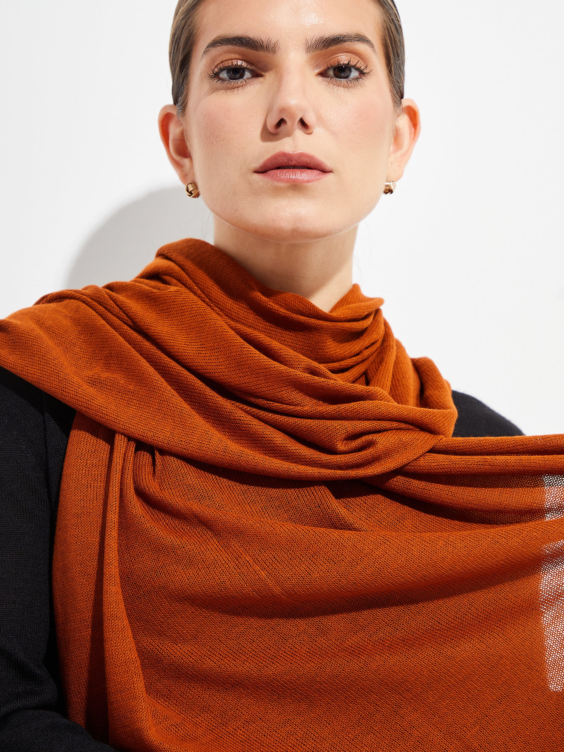 Bouveret Shawl Vicuña Color Naranja - Image 3