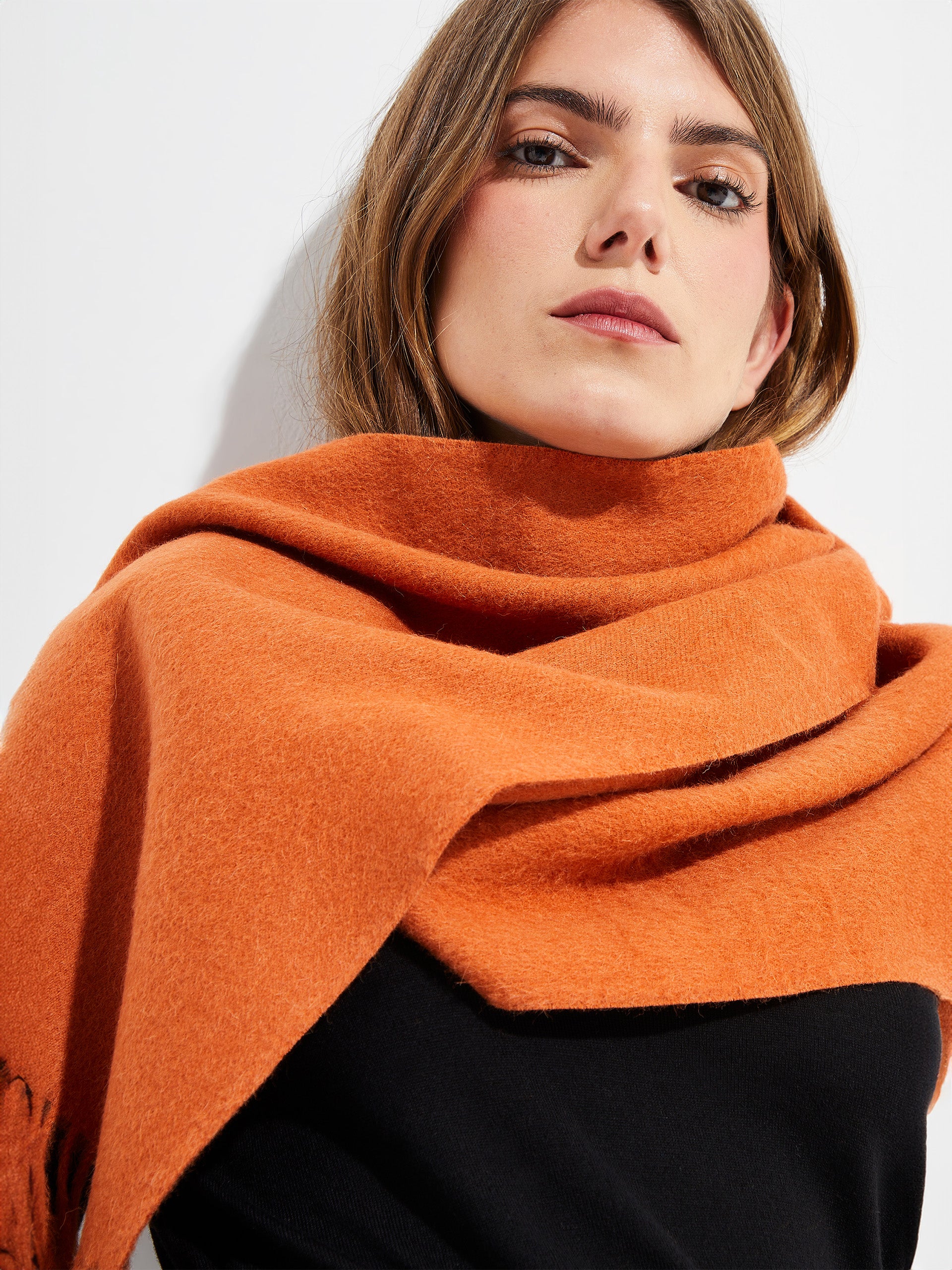 Jamas Scarf Royal Alpaca Color Orange - Image 3