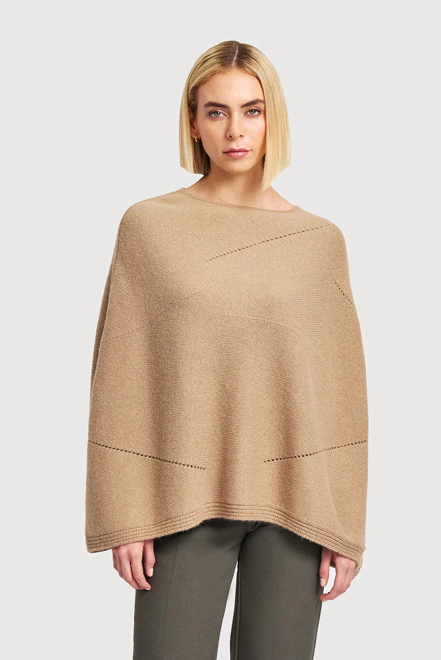 Wonderland Poncho Baby Alpaca Color Semola - Image 4