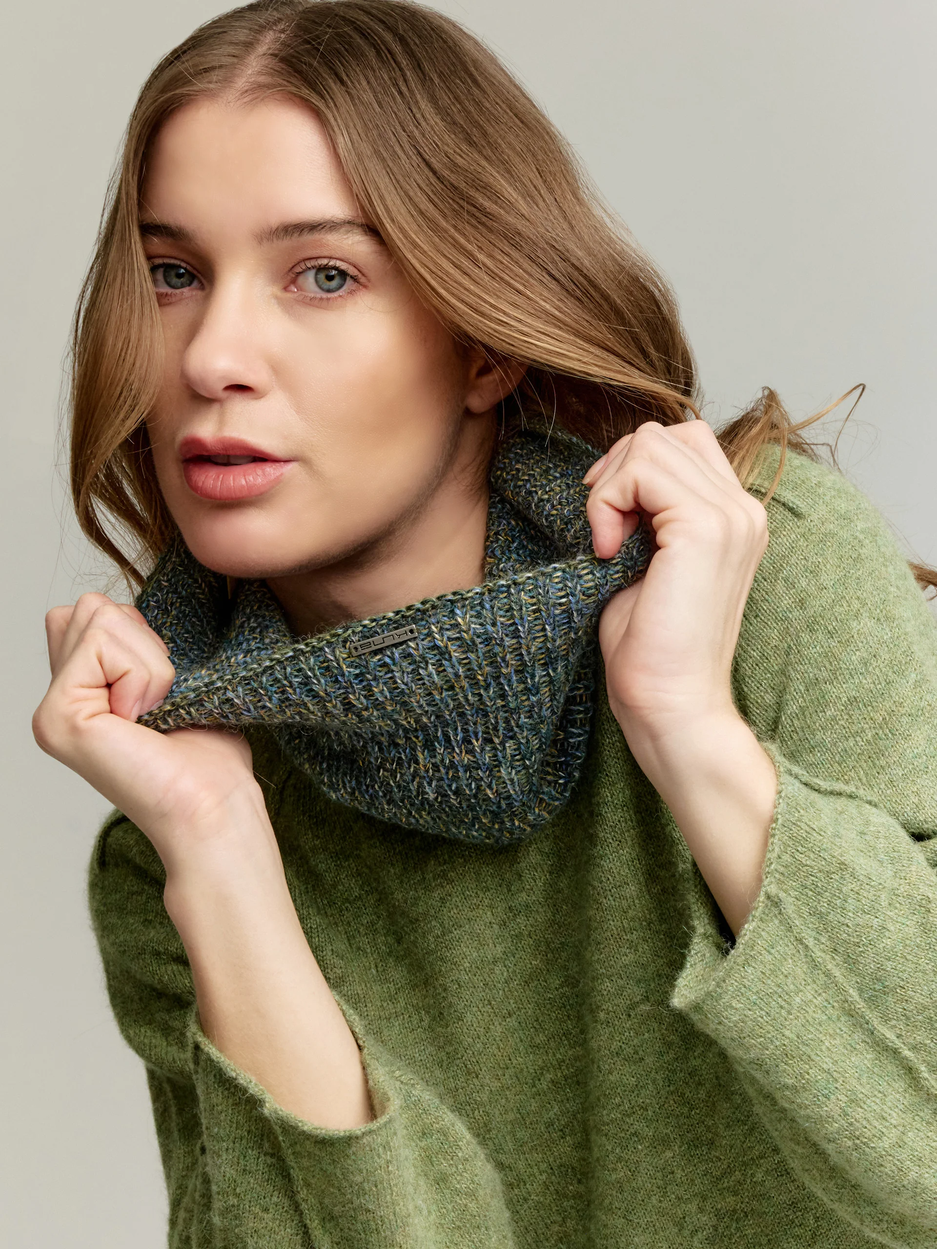 Ubicate Neck Scarf Baby Alpaca Color Turquoise - Image 3